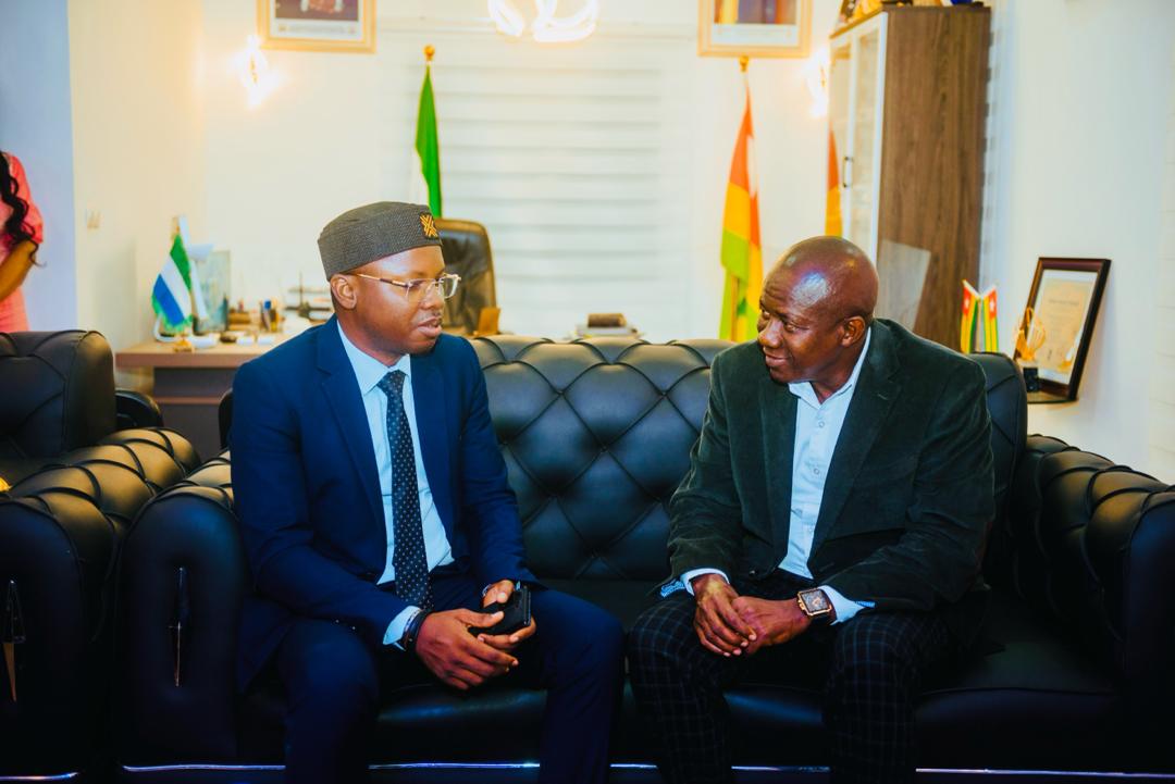 Paix et Sécurité en Afrique : Une Rencontre stratégique entre l’Amb. Dr. Johaness MAKOUVIA et le Rév. Dr. Shodankeh Johnson